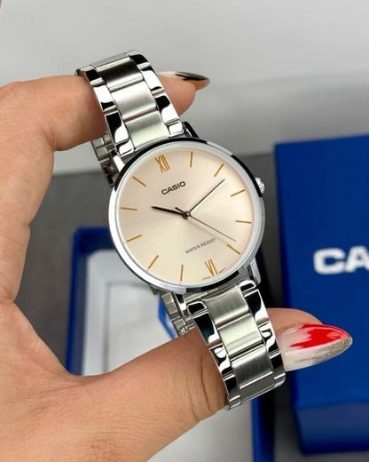 Montre CASIO en acier inoxydable pour femme