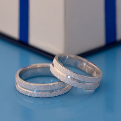 Alliance en argent blanc