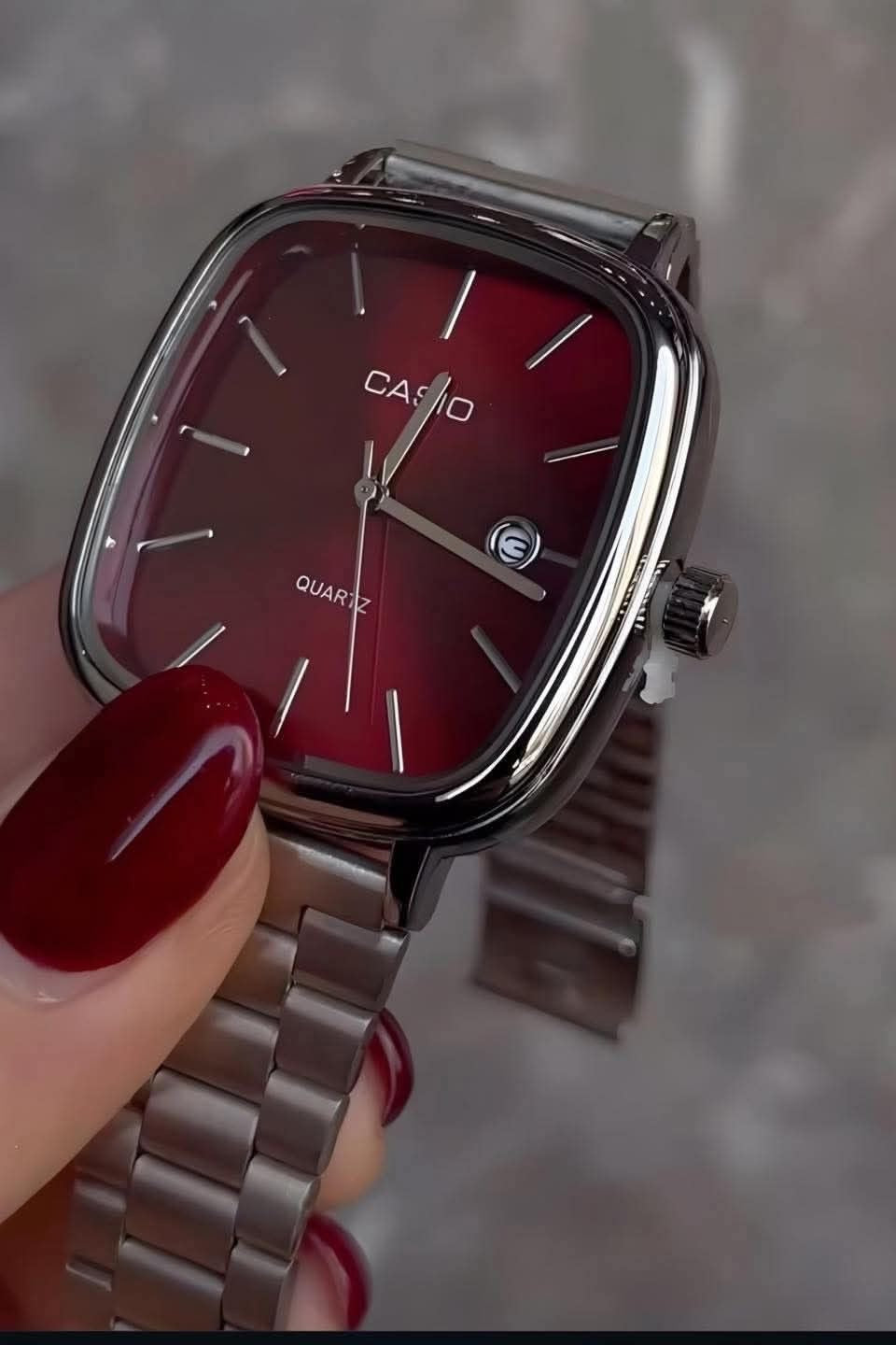 Montre CASIO en acier inoxydable pour femme
