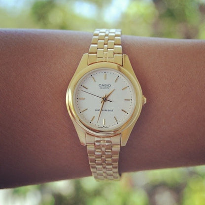 Montre CASIO dorée femme