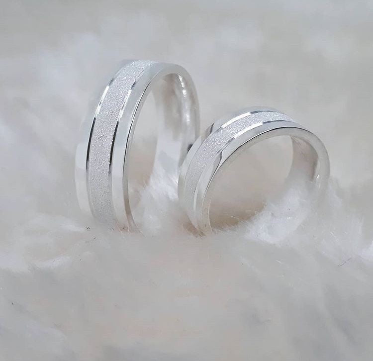 Alliance en argent blanc