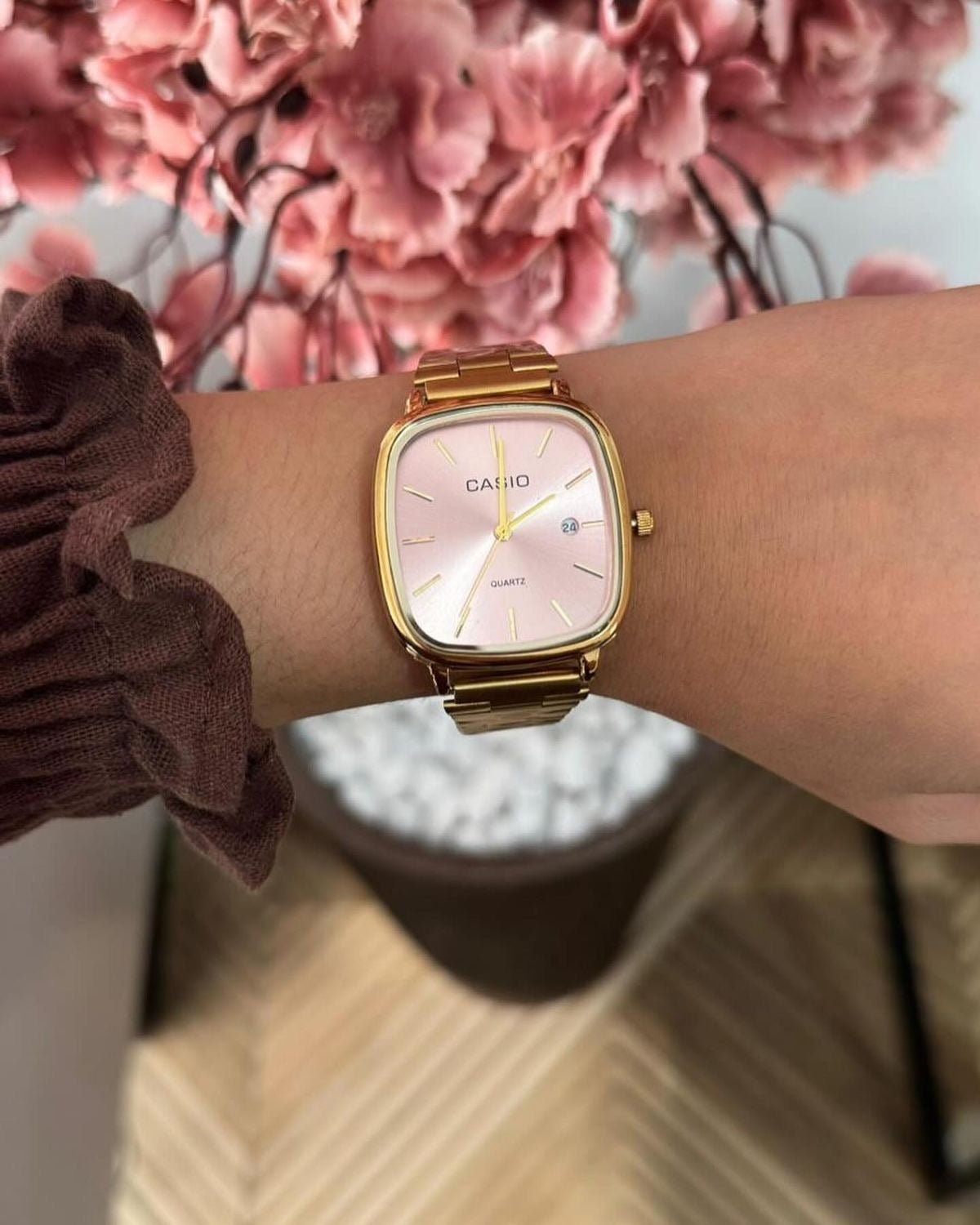 Montre CASIO dorée femme
