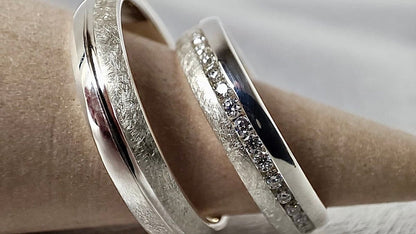 Alliance en argent blanc