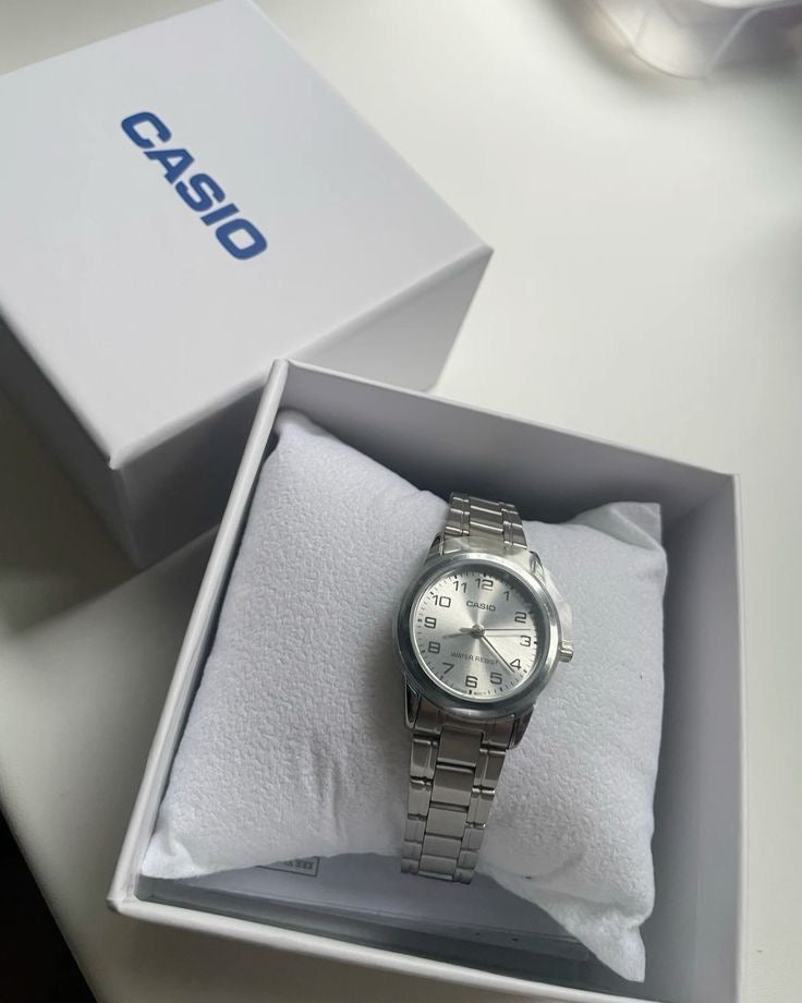 Montre CASIO en acier inoxydable pour femme