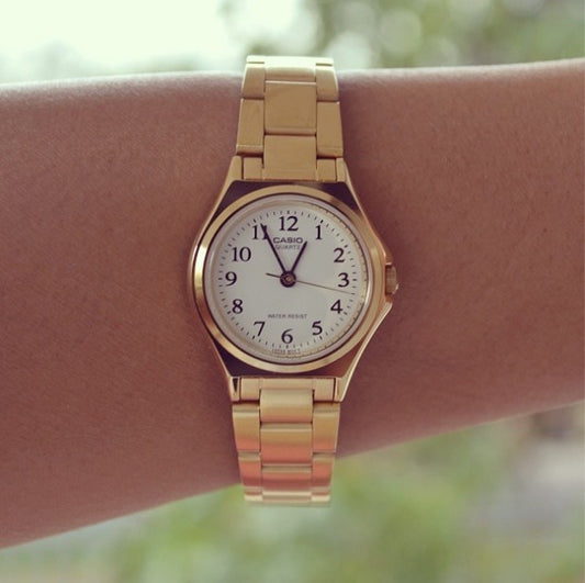 Montre CASIO dorée femme