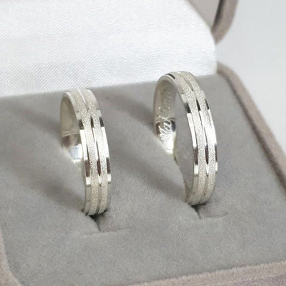 Alliance en argent blanc