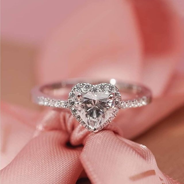 BSFIANCAILLES03: Bague de fiançailles